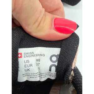 On Cloudflyer Running Shoes Womens 6 Grey Black Clay thumbnail 5