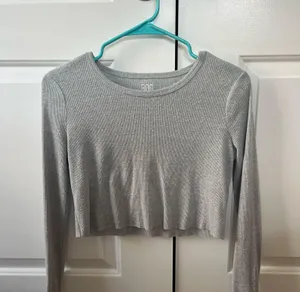 Urban Outfitters BDG Grey Long Sleeve Cropped Top thumbnail 1