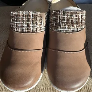 Elegant Brown Women's Mules with Patterned Trim thumbnail 7