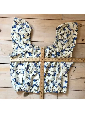 A New Day NWT Women's Cream Blue Floral Flutter Sleeve Blouse Size L thumbnail 7