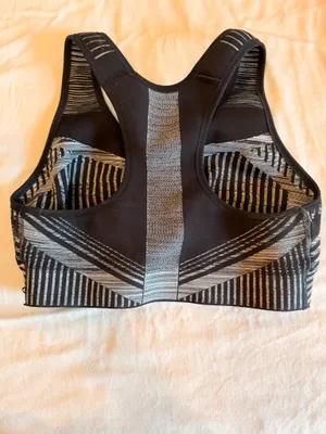 Nike Flyknit Sports Bra Women’s M Black Gray Seamless Racerback AJ4047-014 thumbnail 2