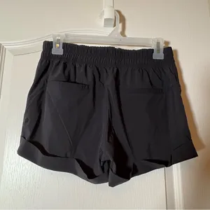 Ladies Lululemon Black Shorts W/Pockets And Drawstring Tie/elastic Waist -Size 6 thumbnail 3