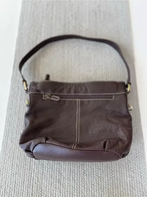 Vintage 90’s Croft & Barrow Brown Leather Shoulder Bag with Contrast Stitching thumbnail 4