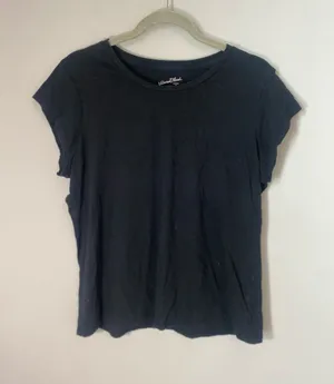 Universal Thread Black Short Sleeve Crewneck Tee thumbnail 1