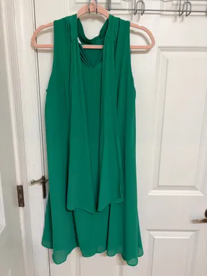 Flowy green classic dress Size 10 thumbnail 2