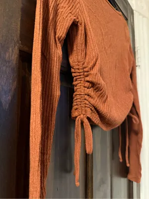 Hollister Women's Rust Ribbed Button-Front Long Sleeve Baby Tee thumbnail 4