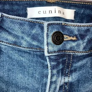 Eunina Nikki High Rise Skinny Cigarette Dark Wash Raw Hem Size 7/28 #200 thumbnail 4