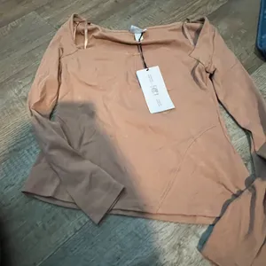 NWT‎ Future Collective medium top Tan thumbnail 5