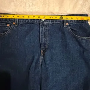 Late Y2K / Early 2000s Vintage Levi's 550 Relaxed Fit Jorts. Woman December 2006 thumbnail 7