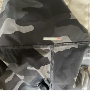 Aerie Camo Leggings thumbnail 3