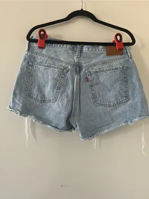 Levi's 501 Original Cutoff Denim Shorts 32 Light Wash Distressed Western Cowgirl thumbnail 5