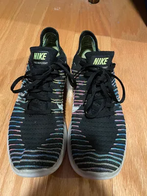Nike Flyknit Tennis Shoes Black And Rainbow thumbnail 2