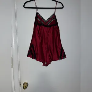Vintage Victoria’s Secret Gold Label‎ Satin Romper Bodysuit Teddy Burgundy Lace thumbnail 4