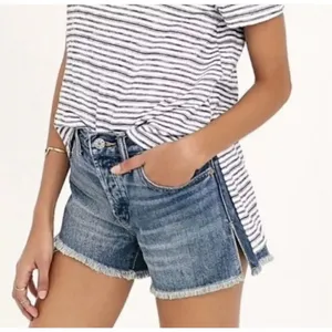 BDG Urban Outfitters Women’s Mid Rise Breezy‎ Shorts Cut Off Jean Denim Size 25 thumbnail 1