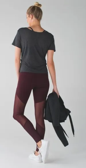 Lululemon Barre Star Pant in the Bordeaux Drama Size 6 thumbnail 1