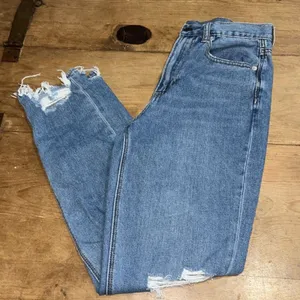 American Eagle Denim Distressed Mom Jeans Size 2 thumbnail 1