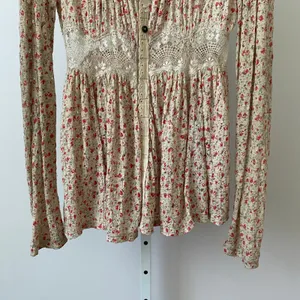 Free People Cotton Y2K Fairy Peasant Babydoll Floral Lace Cardigan Top XS Beige thumbnail 3