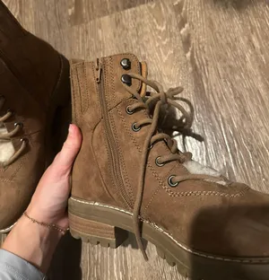 Universal Threads Brown Suede Boots thumbnail 6