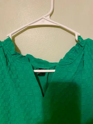 Kelly Green blouse Size L thumbnail 5