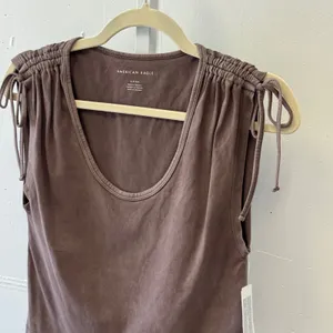 NWT American‎ Eagle Brown Ruched Tie Shoulder Scoop Neck Top T-shirt Small thumbnail 3