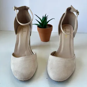 Lulu's Ankle Strap Block Heels Womens Shoes Size 9 Blush Pink Gold Faux Suede thumbnail 6