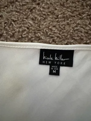White blouse Size M thumbnail 2
