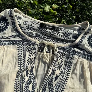 Boho Peasant Top Blue Size 8 thumbnail 2