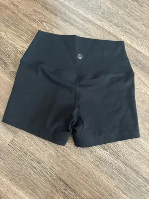 Hollister Black Biker Shorts High-Waisted thumbnail 2