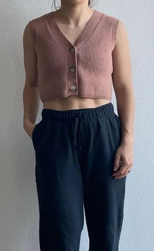 Knitted Cropped Sweater Vest Pink thumbnail 1