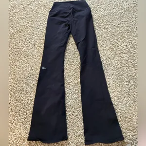 ALO bootcut airbrush leggings in black size S thumbnail 5