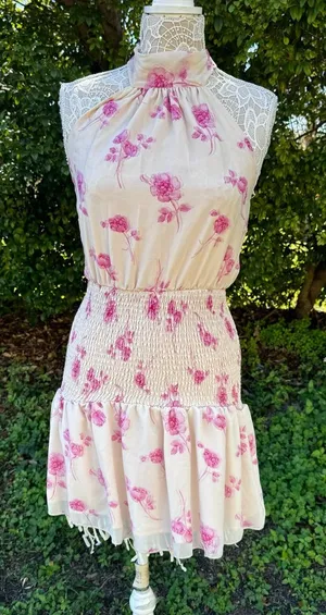 Cider Women’s Floral Halter Shirred Mini Dress‎ Peach Size M Party Cocktail thumbnail 1