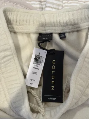 Aritzia region shorts golden  thumbnail 2