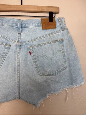 Levi’s 501 Original Denim Jean Shorts size 31 in Luxor Light Blue $75 thumbnail 10