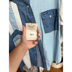 Wrangler Retro Women's Pieced Boyfriend Fit Western Denim Shirt Large nwt thumbnail 4
