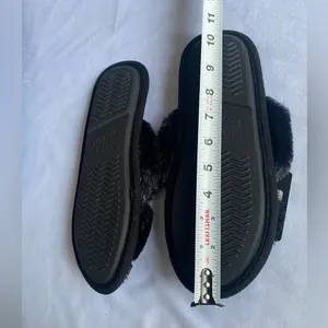 NFL‎ Arizona Cardinals CrisCross Synthetic Fur Slippers Size L 9/10 thumbnail 2