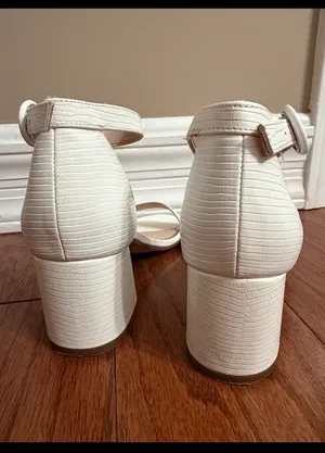 X/Appeal White pattern open toe 2 1/2” heels - Size 7.5 thumbnail 5