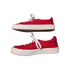 Cariuma Red Low Canvas Sneaker Size 8.5 thumbnail 4