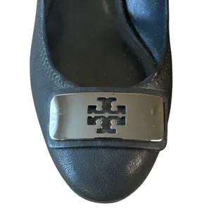 Tory Burch Black Leather Block Heel Pumps Gunmetal Logo Plaque Size 7.5‎ thumbnail 10