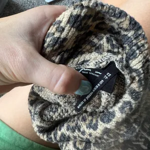 Out From Under Womens Leopard Print Long Sleeve Turtleneck thumbnail 3