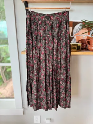 Vintage Susan Bristol Floral Pleated Maxi Skirt in Olive and Berry Size 8 thumbnail 3
