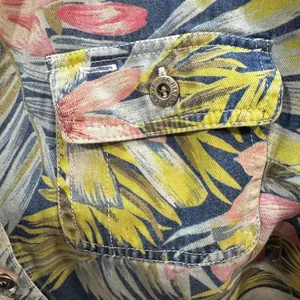 Chambray Hawaiian Floral Tropical Button Up Shirt Womens Medium Resort Denim thumbnail 5
