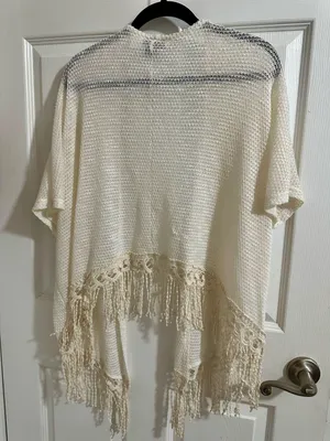 Wet Seal Cream color crotchet shawl size medium thumbnail 4