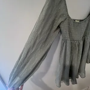 Altar'd State Sage green Swiss Dot Sheer Long‎ Sleeve Peasant Dress Size Small thumbnail 4