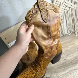 Miz Mooz Women’s 39 Faux Crocodile Western Cowgirl Boots thumbnail 8