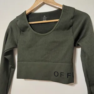 OFFLINE By Aerie Sidewalk Seamless Long Sleeve Cropped Ribbed Top Size Medium thumbnail 3