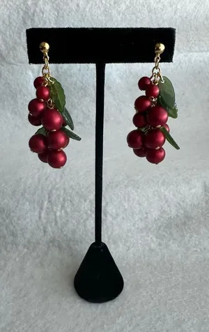 Avon Vintage Festive Holly Berry Holiday Earrings thumbnail 1