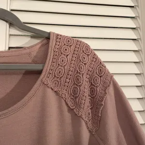 Maurice’s 1X lilac purple short sleeved sweatshirt thumbnail 4