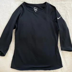 Nike 3/4 Sleeve Top thumbnail 1