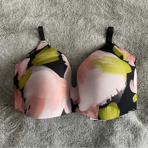 Knix WingWoman Contour Wireless Bra in Flora Splendor Plus Size 8+ 42E, 40F, 42F thumbnail 2