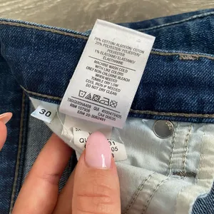Hudson - Blair High Rise Super Skinny Ankle Medium/Dark Wash Jeans - Size 30 thumbnail 5